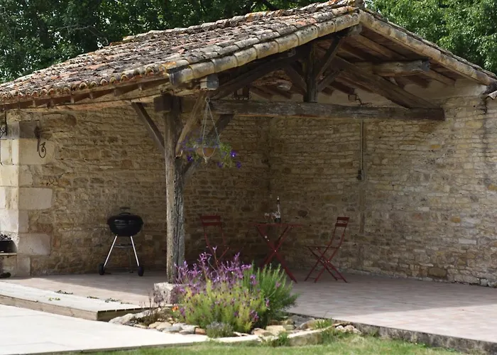 Un Jardin Et Trois Maisons 3* Brux